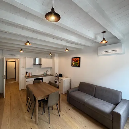 Loggia Tre Piazze Apartment Brescia